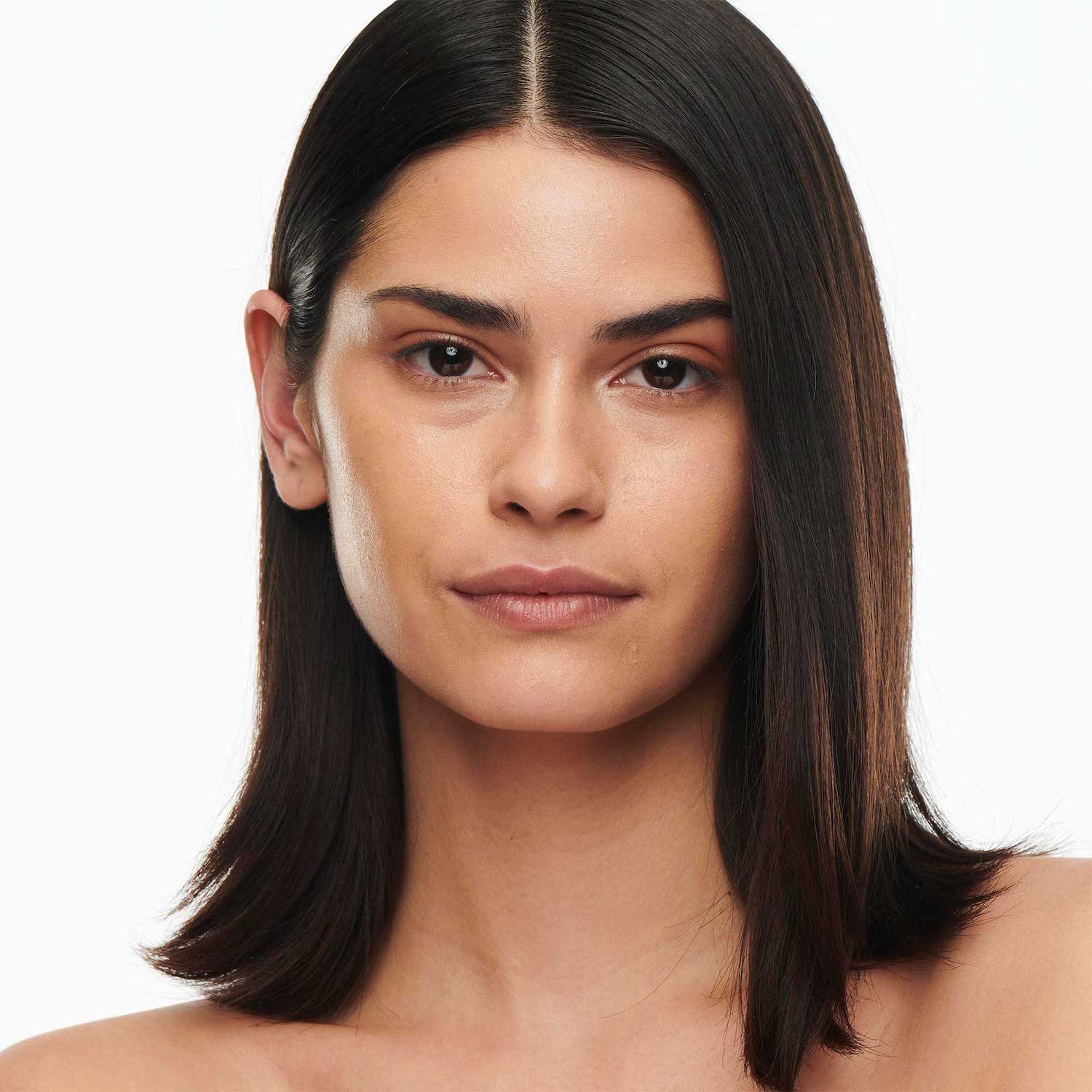 STUDIO RADIANCE SERUM-POWERED (BASE DE MAQUILLAJE PARA ROSTRO)